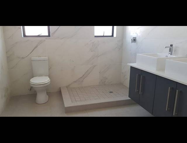 4 BEDROOM HOUSE FOR SALE IN MIDSTREAM ESTATE